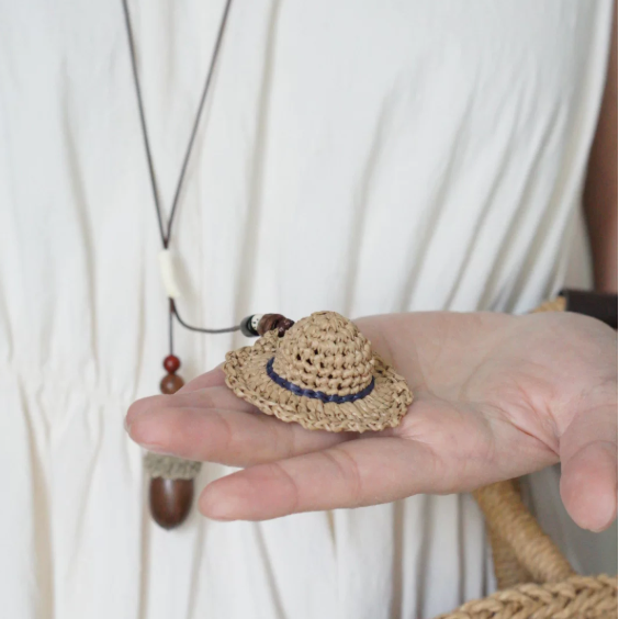 A Lightweight Handmade Accessory Inspired by Seaside Escapes and Slow Summer Days