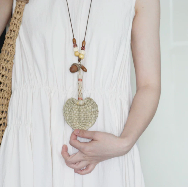 Handwoven Mini Fan Necklace – Nature-Inspired Artisan Pendant with Pinecone Detail