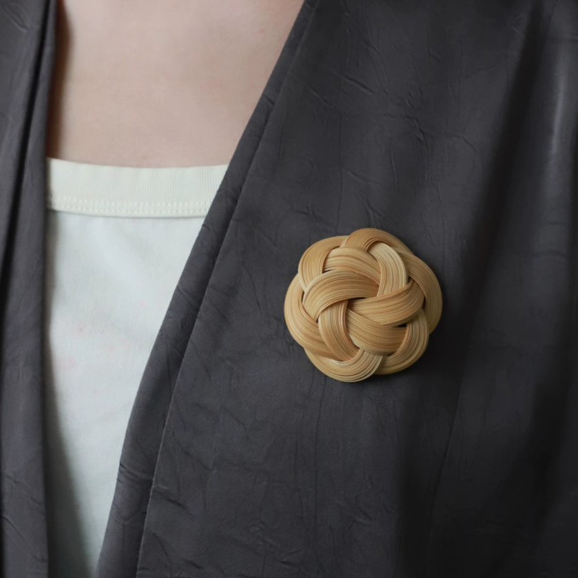 Handwoven Bamboo Flower Brooch – Elegant Oriental-Inspired Statement Pin