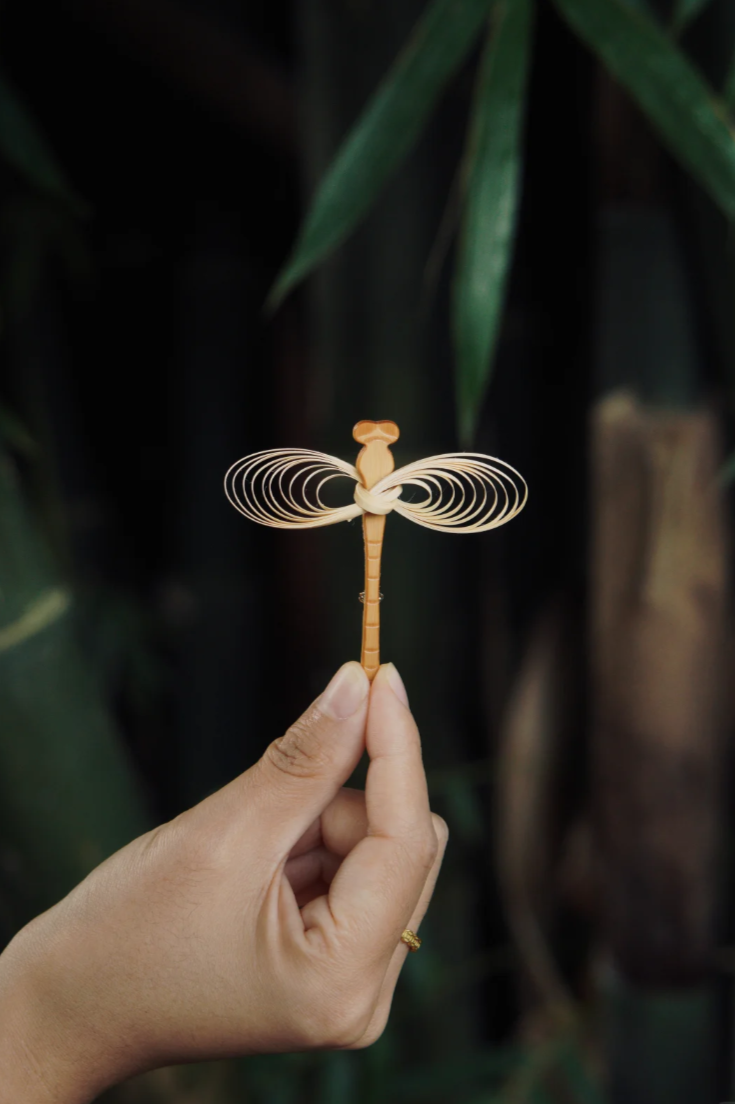 Natural Bamboo Dragonfly Brooch | Artisan Handwoven Statement Pin with Oriental Craftsmanship - Image 5