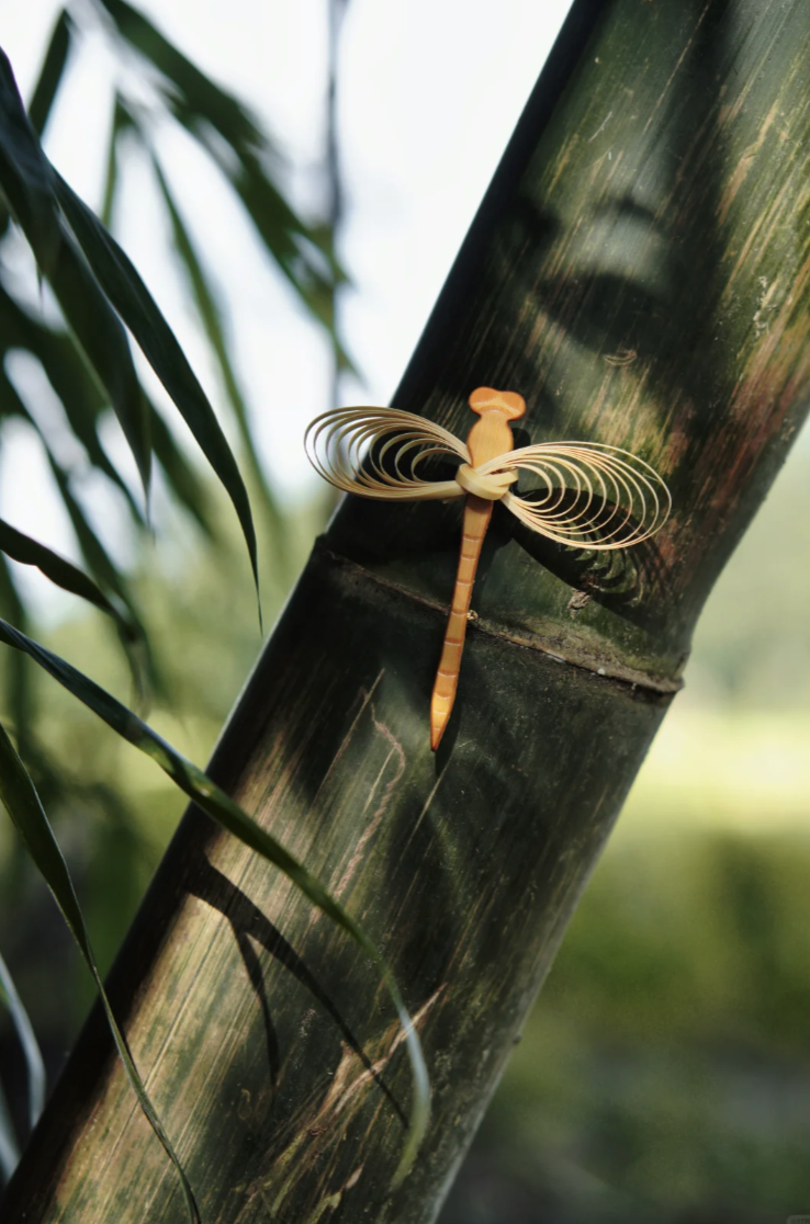 Natural Bamboo Dragonfly Brooch | Artisan Handwoven Statement Pin with Oriental Craftsmanship - Image 3